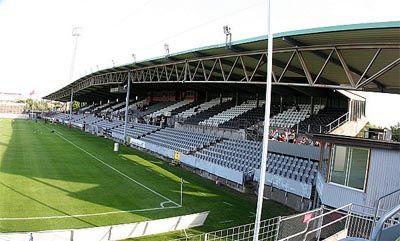 Tre nya läktare – Landskrona IP mitt i historisk renovering